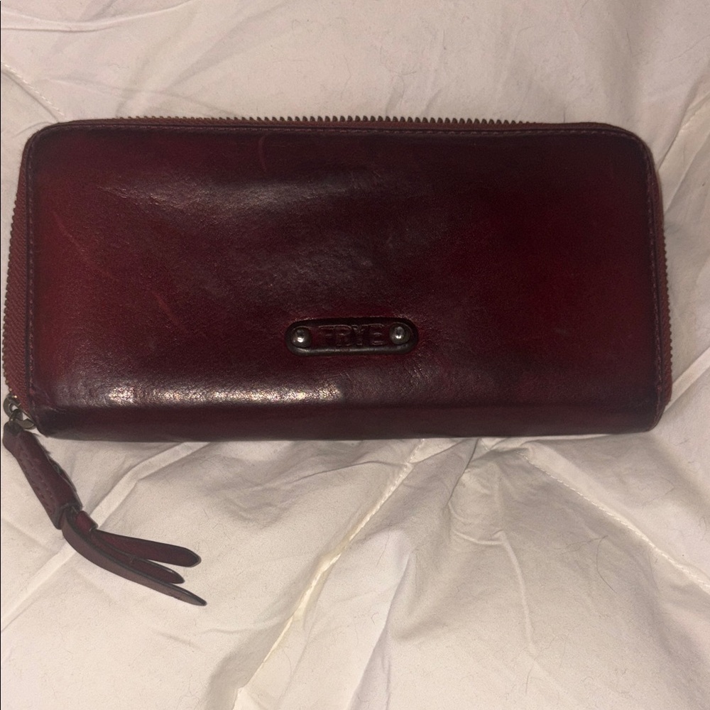 FRYE AND CO. Burgundy Leather Full Zip Wallet